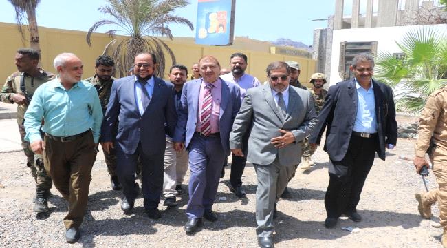 رئيس مجلس القضاء الأعلى يتفقد سير العمل في محاكم عدن عقب الإجازة القضائية وعيد الفطر
