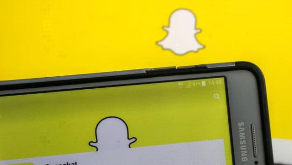 "سناب تشات" تفتح متجراً لبيع منتجاتها عبر التطبيق... هل تعممها؟
