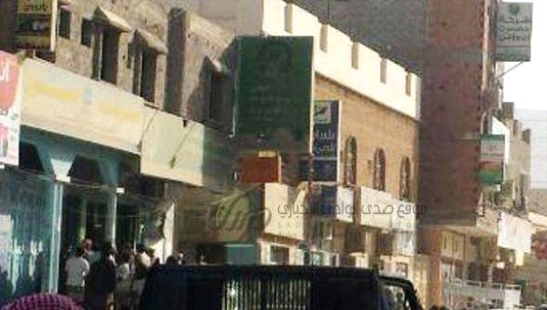 محاولة سرقة مصرف العمقي بحوطة شبام توقع جريح 