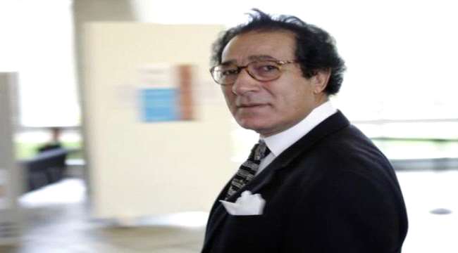 التشكيلي فاروق حسني يستحضر ضوء مصر والموسيقى والبحر في أحدث معارضه