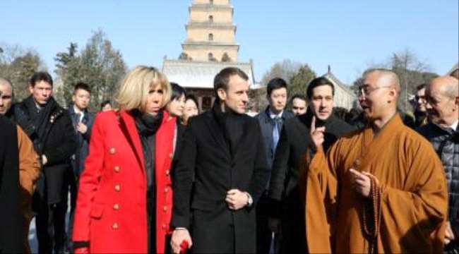 رئيس فرنسا وزوجته يزوران ضريح الإمبراطور الصينى "تشين شى هوانج تى"