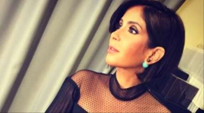 منى زكى تبدأ قراءة سيناريو "وشوش وأقنعة" بعد عودتها من دبى