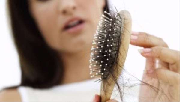 علاج تساقط الشعر.. تعرف على 9 طرق للحصول على شعر صحى