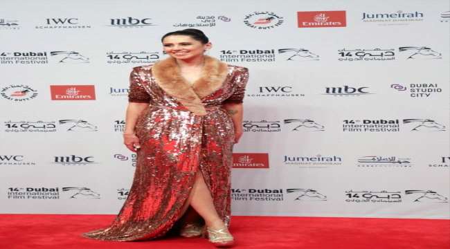 بلاش تبوسني.. فيلم ينتقد سلبيات السينما المصرية في قالب ساخر