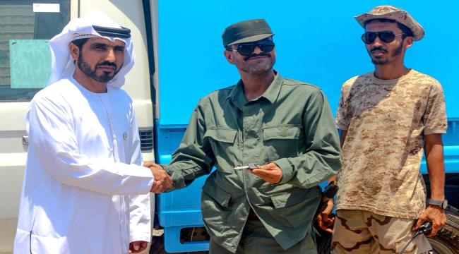 شرطة عدن تتسلم سيارات جديدة من دولة الإمارات (فيديو)