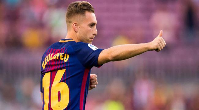 احتفالية برشلونة بالتتويج بالدوري الإسباني تغضب لاعبه السابق دولوفيو.. تعرف على السبب