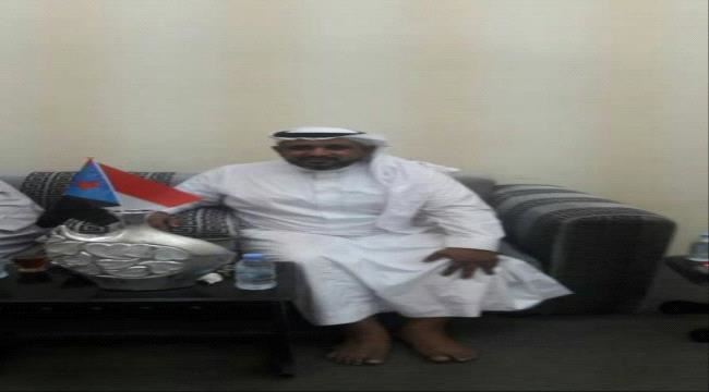 خليجيون يزينون مجالسهم بعلم الجنوب تعبيرا عن صدق الوفاء والمحبة   