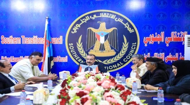 رئيس الجمعية الوطنية بالانتقالي يلتقي باعضاء من حزب رابطة الجنوب العربي الحر