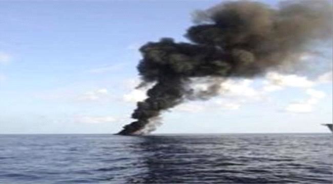 القوات #الامـاراتية تدمر زورقين للحوثيين ب#الحـديدة 