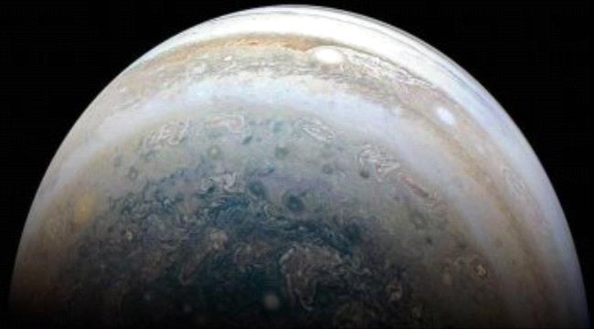 مسبار "جونو" يرصد موجات هائلة من الهواء فى جو المشترى