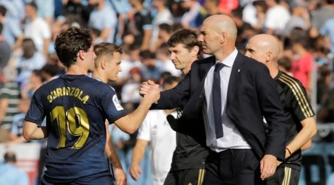 ريال مدريد يضع عينه على لاعب برشلونة السابق