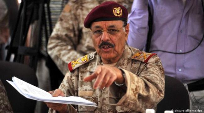 مصادر:  الاحمر لا يثق باتباع هادي ويحاول استبدال اللواء اول حماية رئاسية بقوات وقيادات شمالية