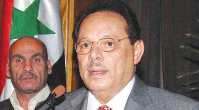 في موقف محرج..علي ناصر محمد يروي قصة مقتل سالمين وحارس الاخير الشخصي يتدخل ويوقفه وعباد يروي القصةالحقيقية