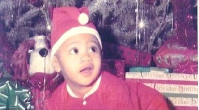 The rock يحتفل بصورة أول كريسماس ارتدى فيه بدلة "بابا نويل"