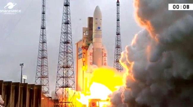 أول قمر اتصالات سعودي {فوق هام السحب}