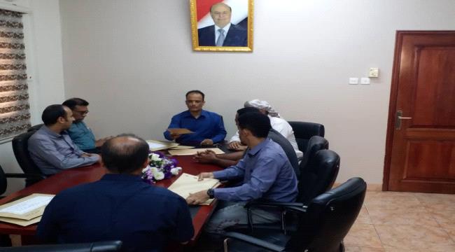 فتح مظاريف مناقصتين لتوريد مدخلات إنتاج للمؤسسة العامة لمطابع الكتاب المدرسي