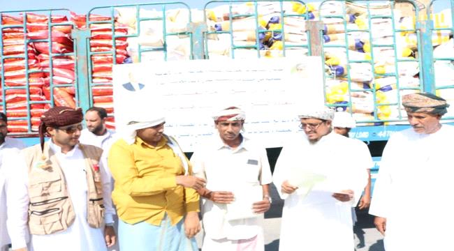 وصول مساعدات طبية وغذائية وإغاثية مقدمة من سلطنة عُمان لمحافظة المهرة