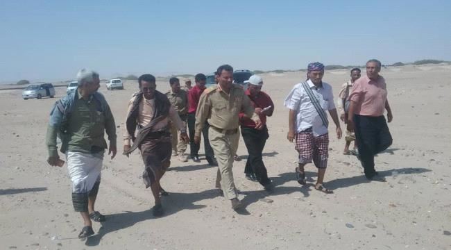 محافظ ابين يتفقد اضرار السيول في احور