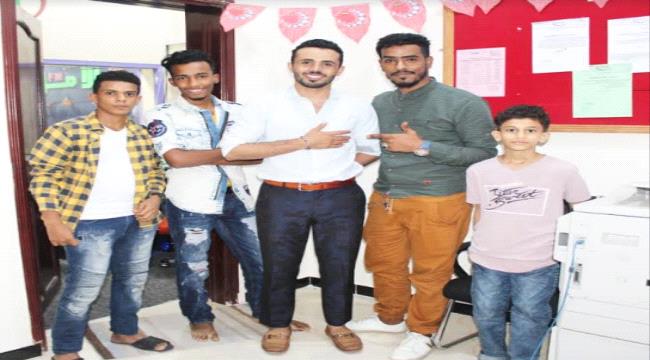 نجم "آرب ايدول" الفنان "عمار العزكي" في ضيافة راديو الأمل FM ب#حضـرموت