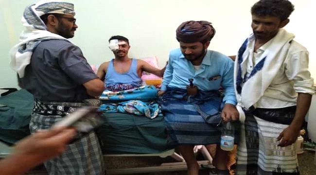 عبداللطيف السيد يتفقد جرحى الحزام في مستشفى الجمهورية بعدن
