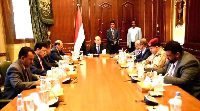 سياسي جنوبي يتحدى مسؤولي الشرعية بالحديث عن الإتفاق في حوار جدة 