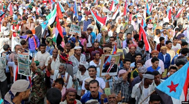 شاهد : رسائل ابناء الجنوب لحزب الاصلاح الاخواني ودولة #الامـارات في #مليونيه_الوفاء_للامارات بعدن