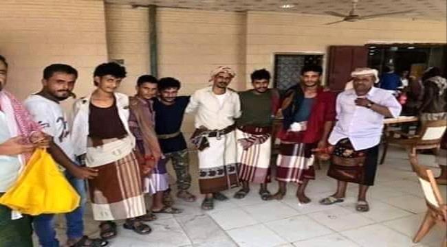 قبائل خولان تطلق سراح اسرى المجلس الانتقالي