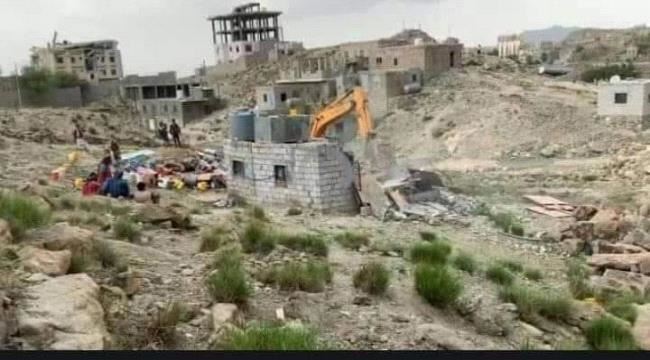 مليشيات الإصلاح بتعز تهدم منزل مواطنة