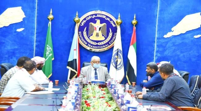 الوالي يناقش مع ملاك الفنادق بالعاصمة عدن آليات مشاركتهم في حملة مجابهة "كورونا"