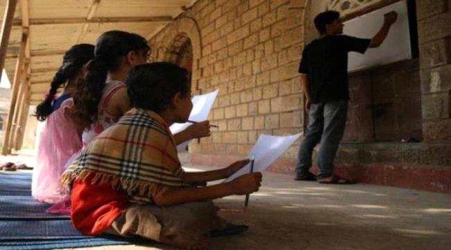 مسؤول حكومي إصلاحي في تعز يوجه بتحويل مدرسة الزبيري معسكراً لتدريب مليشيات