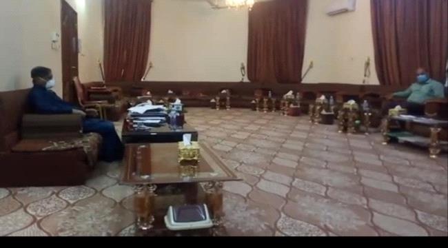 محافظ حضرموت يلتقي وفد منظمة الصحة العالمية الزائر للمحافظة حالياً