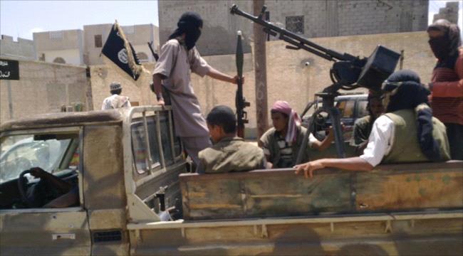 سياسي جنوبي : تنظيم القاعدة اصبح المتحكم الفعلي بقرار الشرعية في اليمن