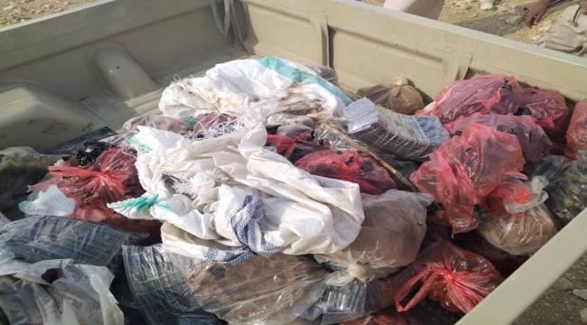 المحافظ "البحسني" يوجه بترقية ومكافئة الجنود وصف ضباط الذين ضبطوا شحنة السلاح المهرب 