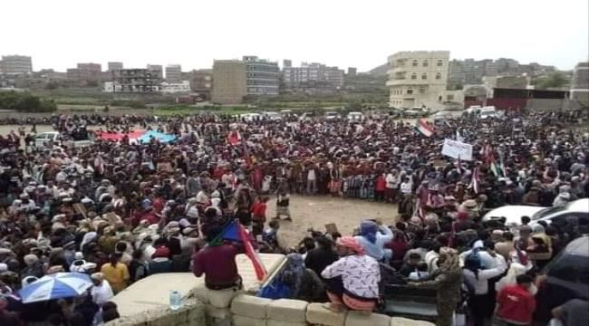 بحضور قيادات سياسية وعسكرية وأمنية بارزة..  لبعوس تحتضن أفتتاح مهرجان يافع التقليدي للتراث الشعبي الأصيل