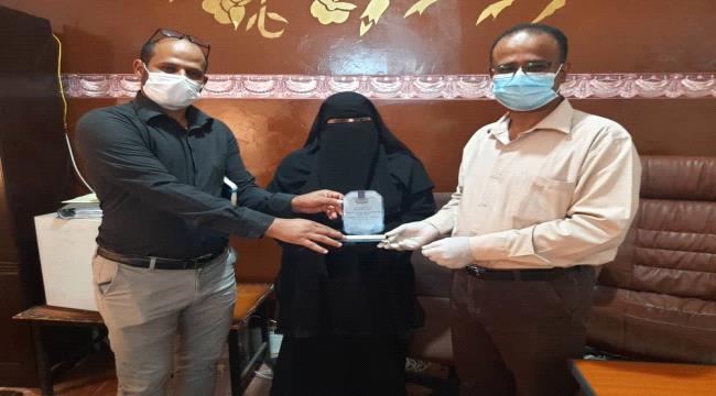 المكلا.. مستشفى الفقيد الجريري يكرم الدكتورة / أبها عبدالله باعويضان على جهودها