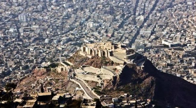 اللواء الرابع بمحور تعز يتدخل في اختصاصات وقرارات  السلطة المحلية بمقاطرة لحج