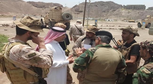 عدن : لجنة عسكرية سعودية تزور عدد من معسكرات القوات الجنوبية لمناقشة سبل تنفيذ اتفاق الرياض 