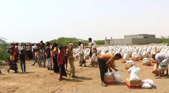بدعم من دولة الإمارات..قوافل إغاثية متواصلة تجوب المناطق المحرومة والمتضررة  بالساحل الغربي