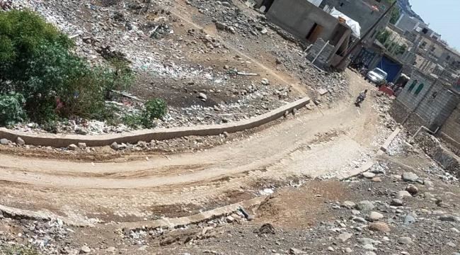  منسقة منظمة إنسانية في مسيمير لحج ترفع شكوى وتتهم مدير عام المديرية وتطالب بمحاسبته
