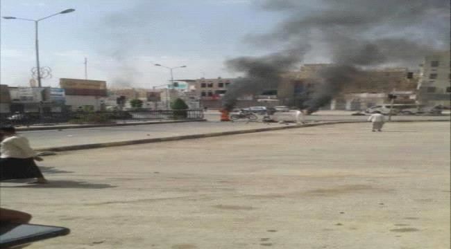 قوات محسن الاحمر تفرض طوق أمني على حارة السحيل بمديرية سيؤن وتعتقل عدد من الشباب