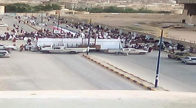 العولقي للاصلاح وائتلاف العيسي:المال السياسي لن يحقق لكم شيء في الجنوب ونزيف الدم الحضرمي لا زال مستمر