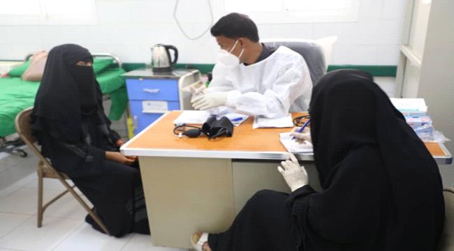 بدعم من الإمارات.. عيادة الهلال الأحمر الطبية المتنقلة تواصل خدماتها المجانية في حضرموت