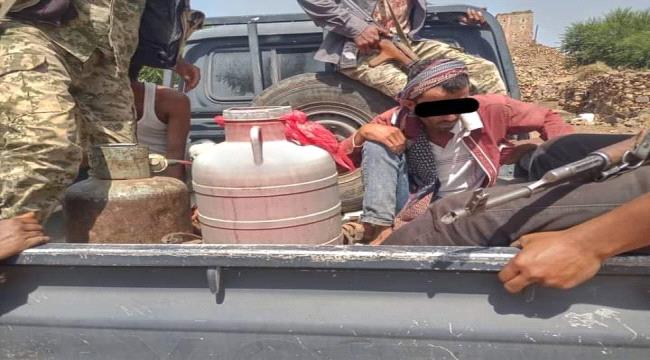 حزام الضالع يداهم وكرا لتجميع وتوزيع الخمور في الحصين