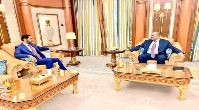 الرئيس القائد عيدروس الزُبيدي يستقبل سفير جمهورية جيبوتي