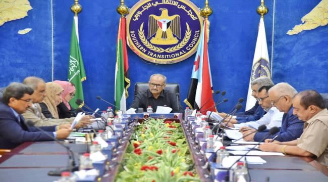قيادي بالأنتقالي: سعداء بتنفيذ الاتفاق "رغم تاريخنا المحبط مع الاتفاقات"