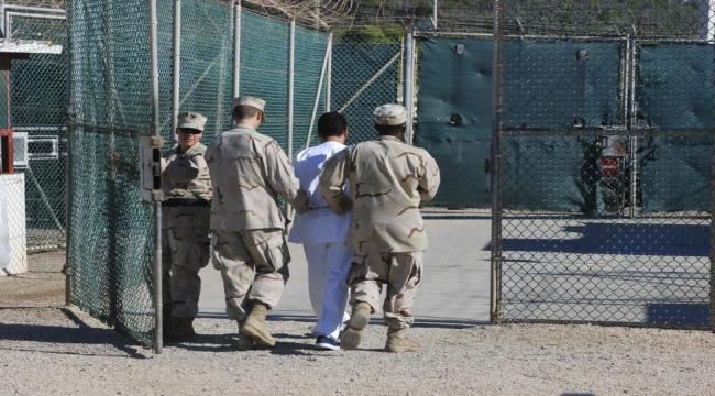 إخلاء سبيل يمني معتقل في غوانتانامو دون محاكمة منذ 18 عاماً