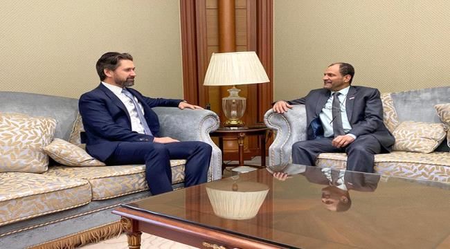 إشادة بريطانية بجهود اللواء شلال شايع في محاربة التنظيمات الإرهابية