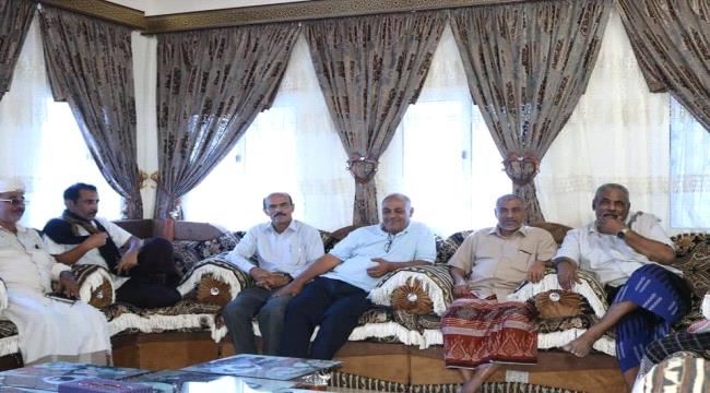 انتقالي حضرموت يطمئن على صحة المناضل بامعلم عقب عودته من رحلته العلاجية