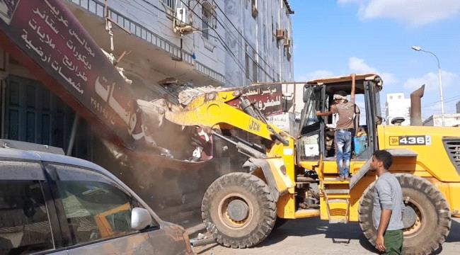 محلي الشيخ عثمان يواصل أعمال الحملة الواسعة لازالة العشوائيات من الشوارع
