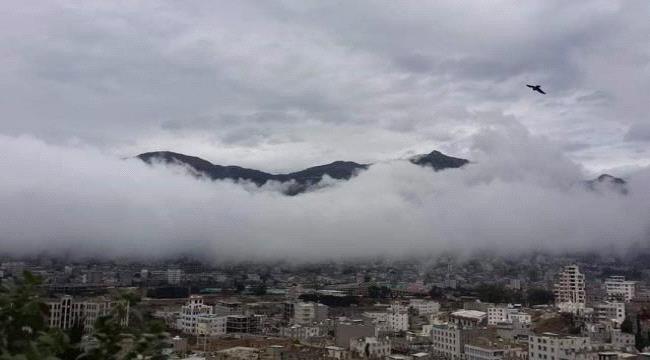 فلكي يمني يحذر من تغيرات مفاجئة في الأجواء